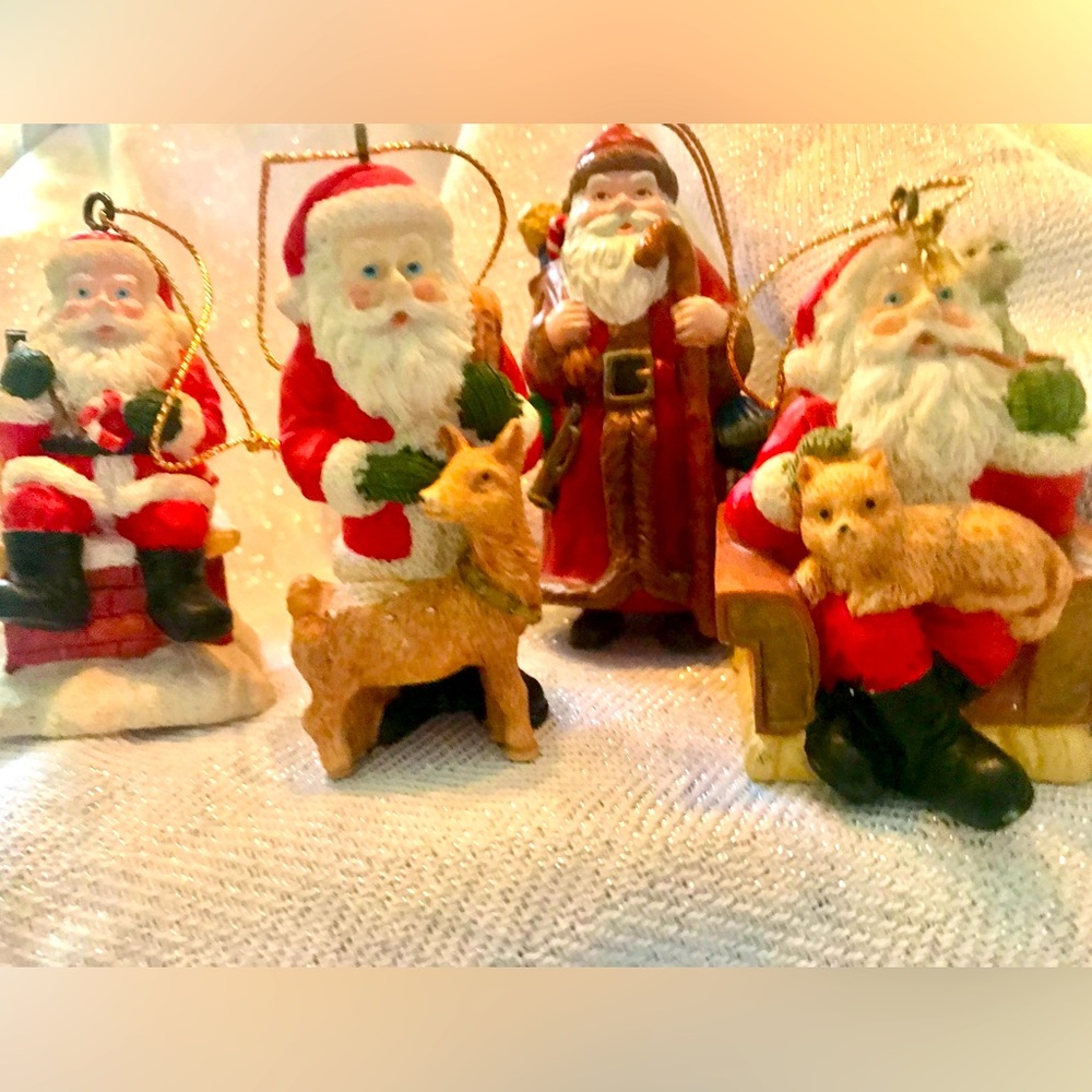 Set of 4 Vintage Santa Ornaments/Table Top Christmas Decor. 🎅🎅🎅🎅